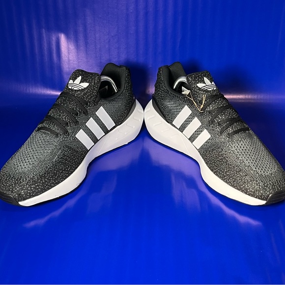 NEW adidas Swift Run 22 Black Gray Mens Size 10 Fast Shipping - Picture 6 of 8